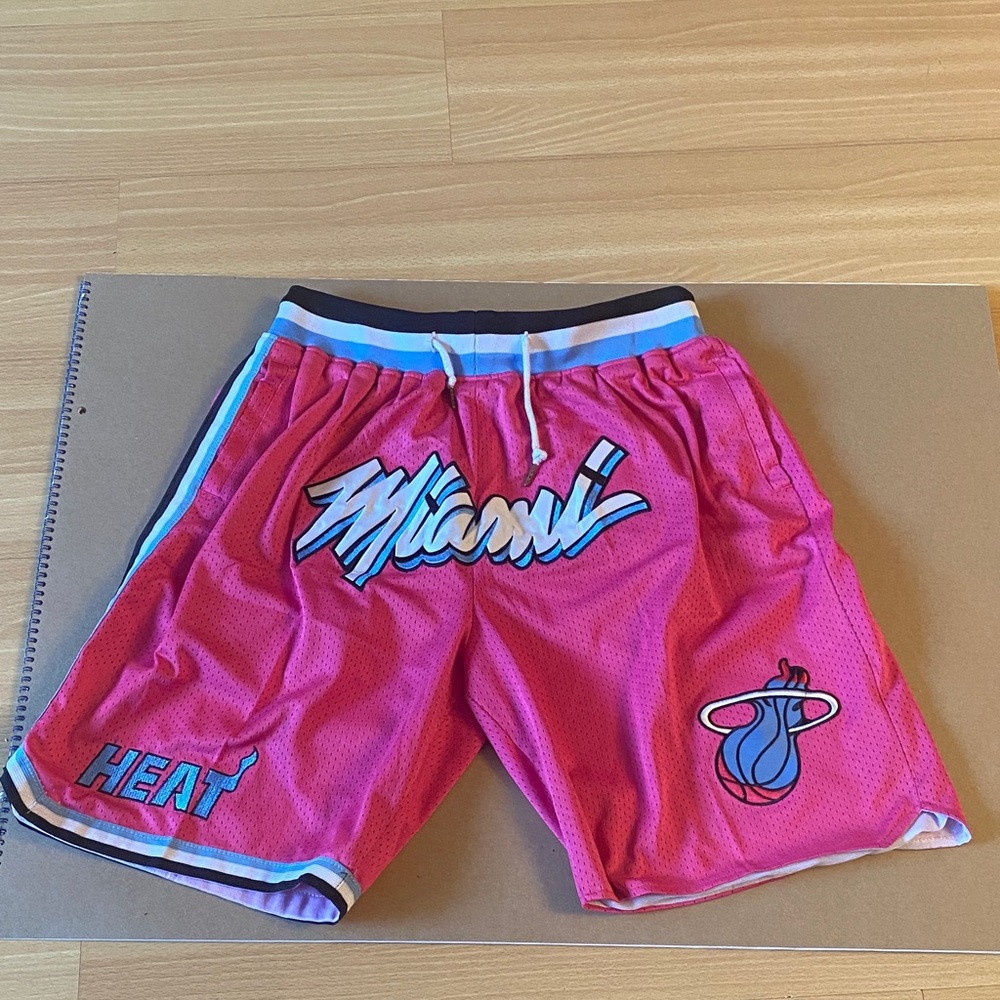 MIAMI HEAT~ STREETWEAR Custom Design - Men’s Basketball Shorts (Size:XL)